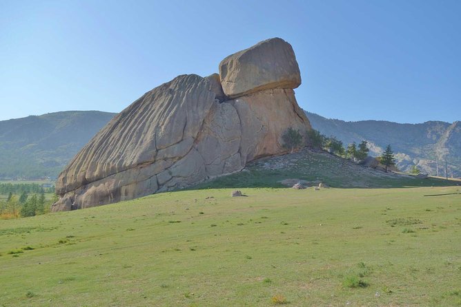 2 Days Tour: Terelj National Park And Chinggis Statue - What the private 4WD format adds