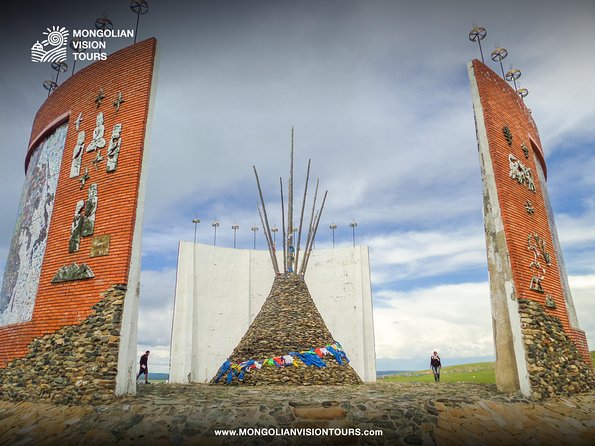 7 days Mongolian Heartland - Day 4: Hot springs and volcanic country