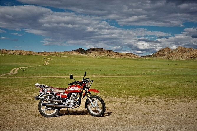 8 Day Great Gobi and Central Mongolia - Day 4: Bayanzag and the ruins of Ongi Monastery