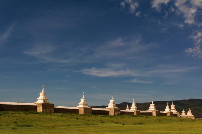 Captivating Central Mongolia with Guide - Day 1: Sand, granite, and nomadic life at Elsen Tasarkhai