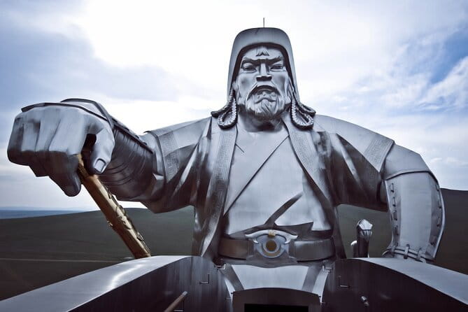 Chinggis Khaan Statue Complex and Sain Nomun Monastery Tour - Key points at a glance