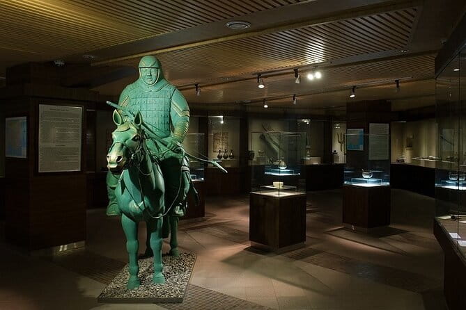 Chinggis Khaan Statue Complex and Sain Nomun Monastery Tour - Starting at Bayangol Hotel at 10 a.m.