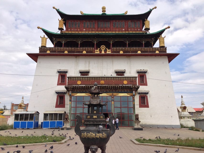 City tour all included, traditional music and dance concert - The optional NOMADIC LEGEND concert