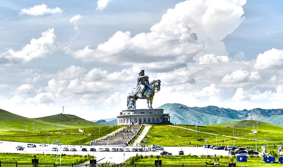 GENGHIS KHAN STATUE COMPLEX: Half Day Private Tour - The lift to the horse’s neck gives the best views