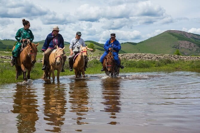 Nomad Ride - Meeting a Mongolian nomad family