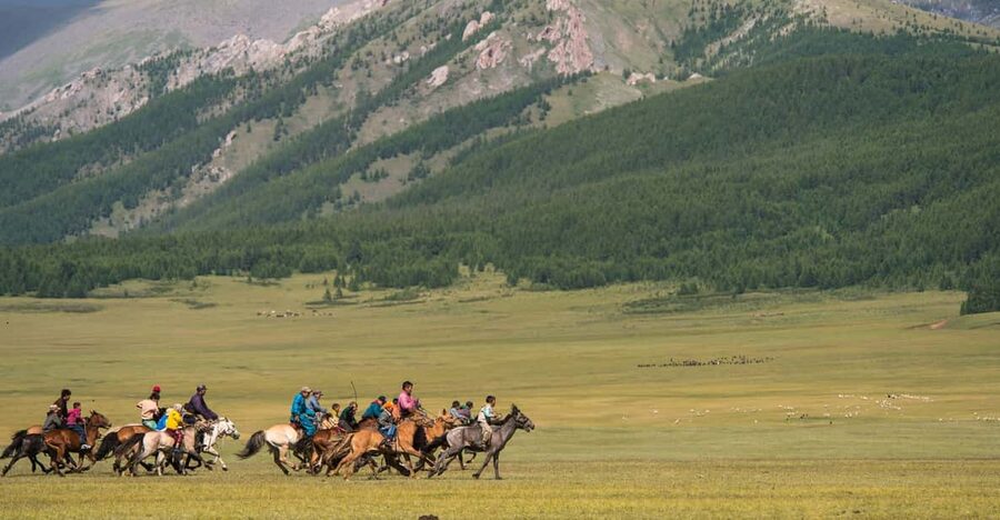 Terelj National Park: Tour with horse riding and hiking - Horse riding with Mongolian horses
