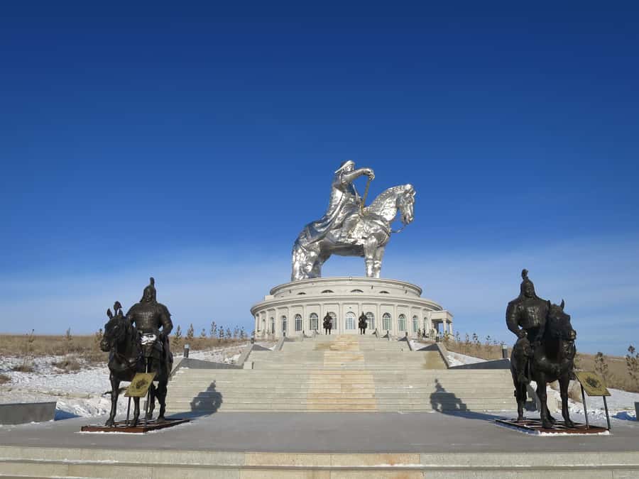 Ulaanbaatar: Chinggis Khaan Equestrian Statue - Terelj NP - The Chinggis Khaan Equestrian Statue and its sweeping views