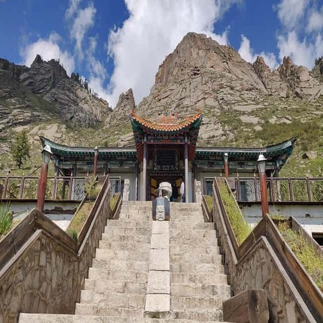 Ulaanbaatar: Chinggis Khaan Statue and Turtle Rock Day Tour - A Mongolian Lunch In A Ger