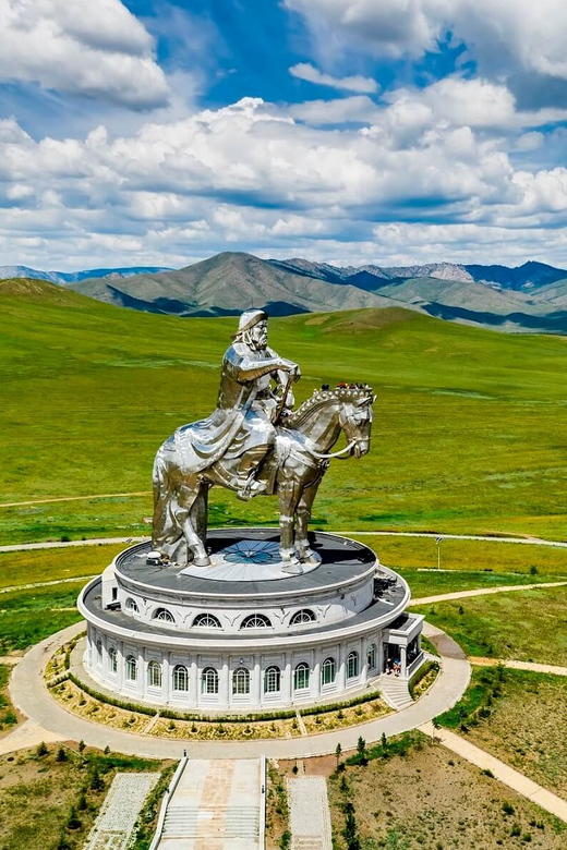 Ulaanbaatar: Chinggis Khan Statue and National Park Day Trip - The Chinggis Khan statue: Mongolia’s dramatic opening act